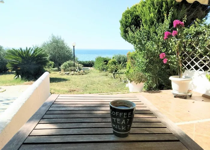 Semesterbostad Gerakina